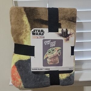 Disney Star Wars Mandalorian Baby Yoda Grogu Plush Throw Blanket